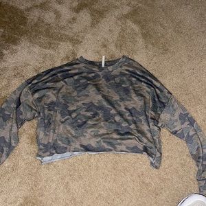 Cropped Long sleeve Tee